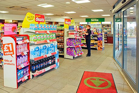 Team discussions led to the innovative, angled automatic door. The difference is dramatic. It gives the store an open airy feel, directs traffic to the motorists’ corner and ensures the Spar shop is highly accessible.