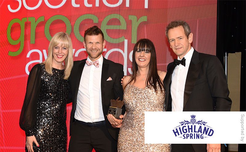 Nichola Grant, Highland Spring, and Alexander Armstrong present the Health Promoting Retailer of the Year Award to Doonfoot Day-Today.