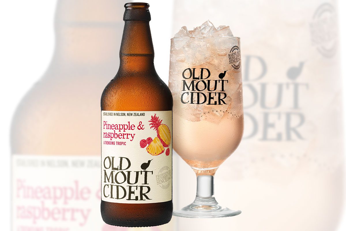 old-mout-PINEAPPLE_SERVE